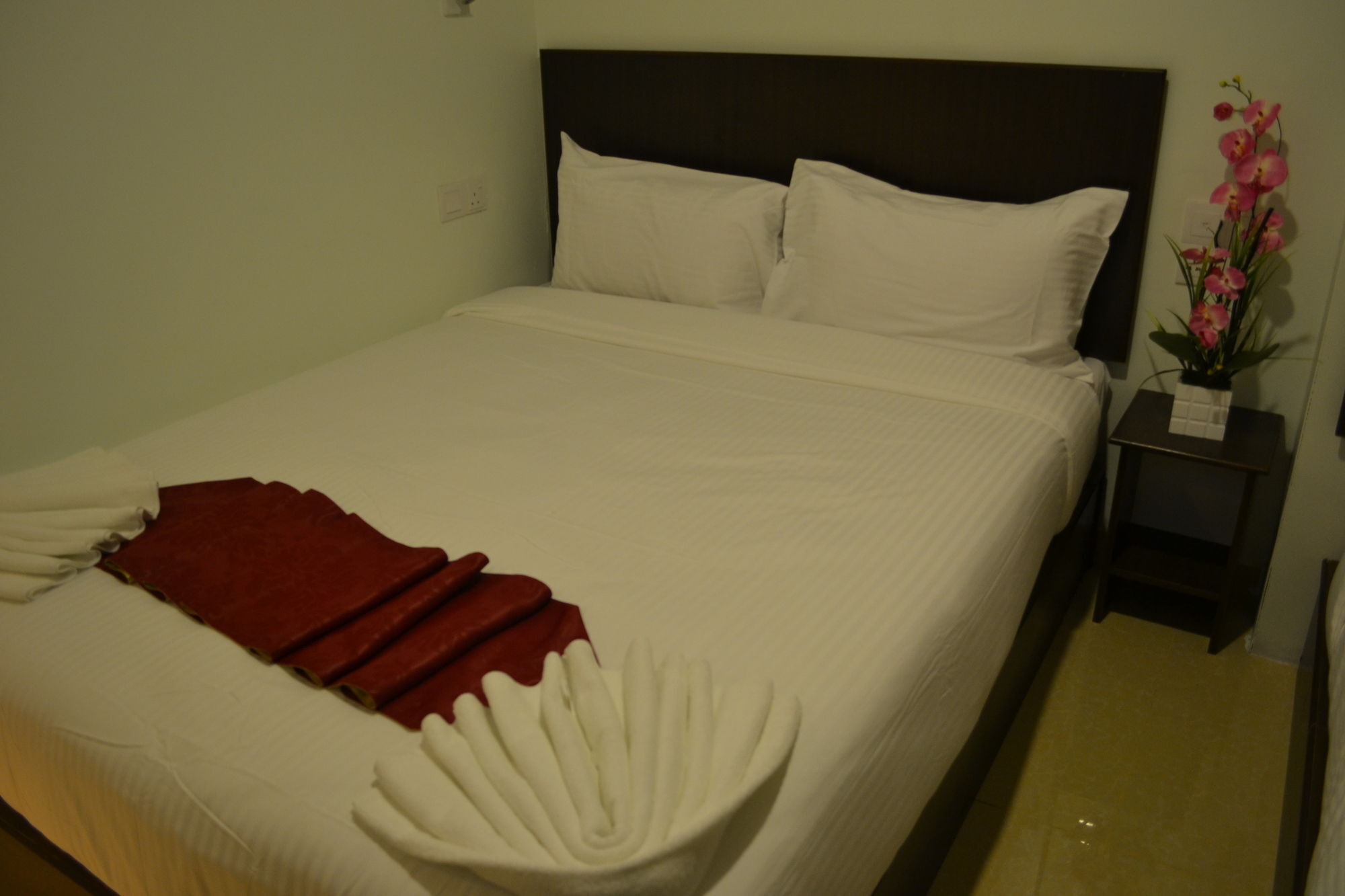 Dr Hotel بيان ليباس المظهر الخارجي الصورة